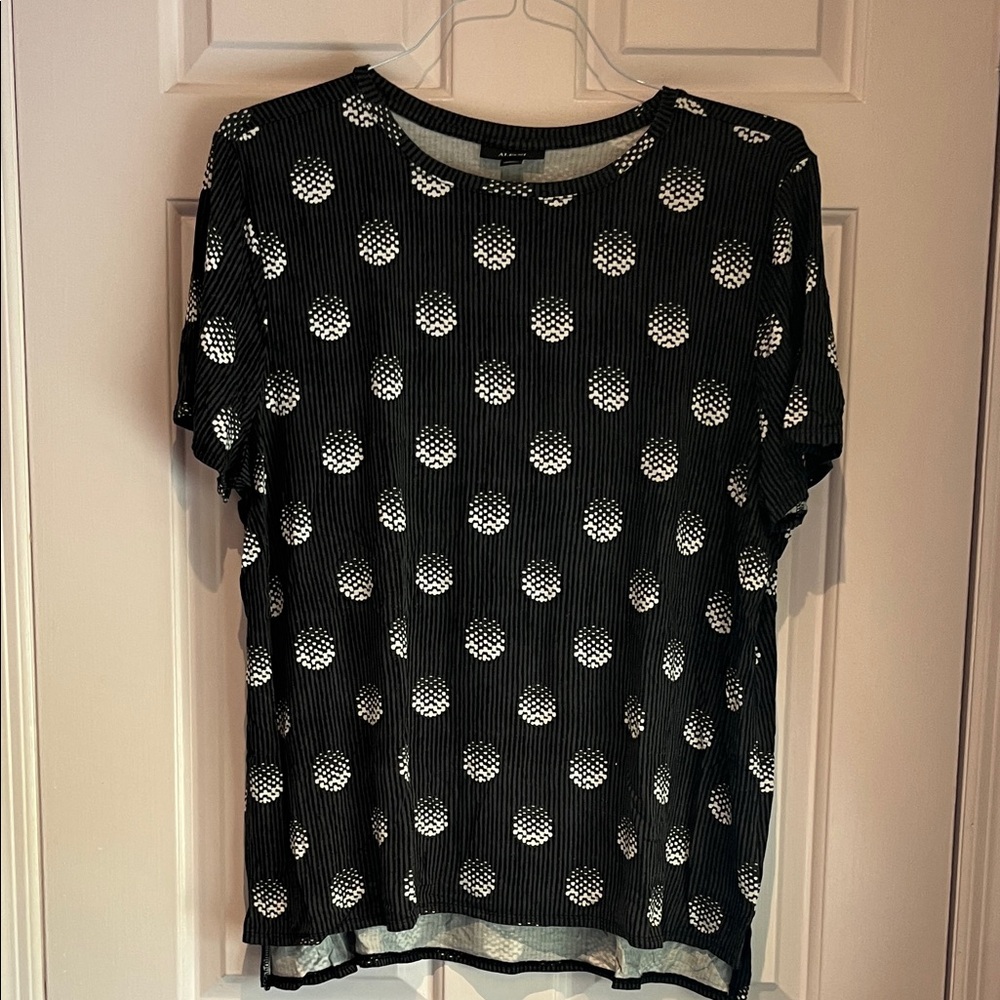 Alfani Black and White Patterned Short Sleeve Top